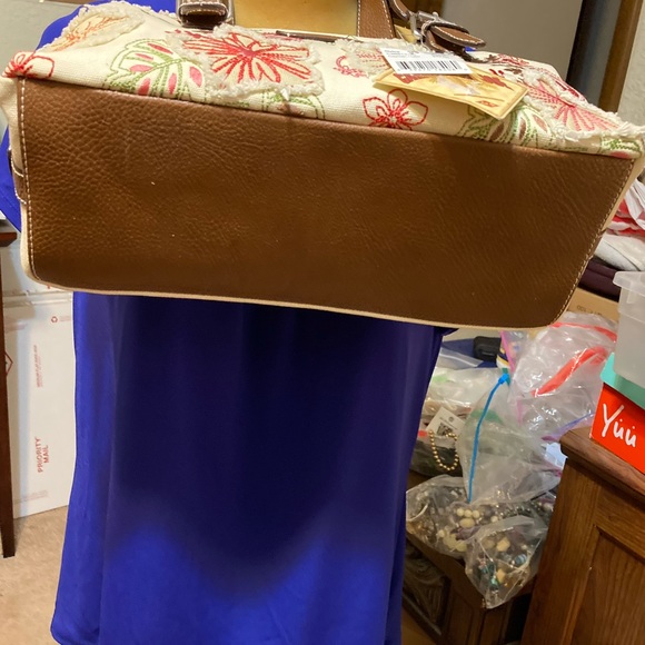 Caribbean Joe,  Cayman Hobo - Picture 8 of 9